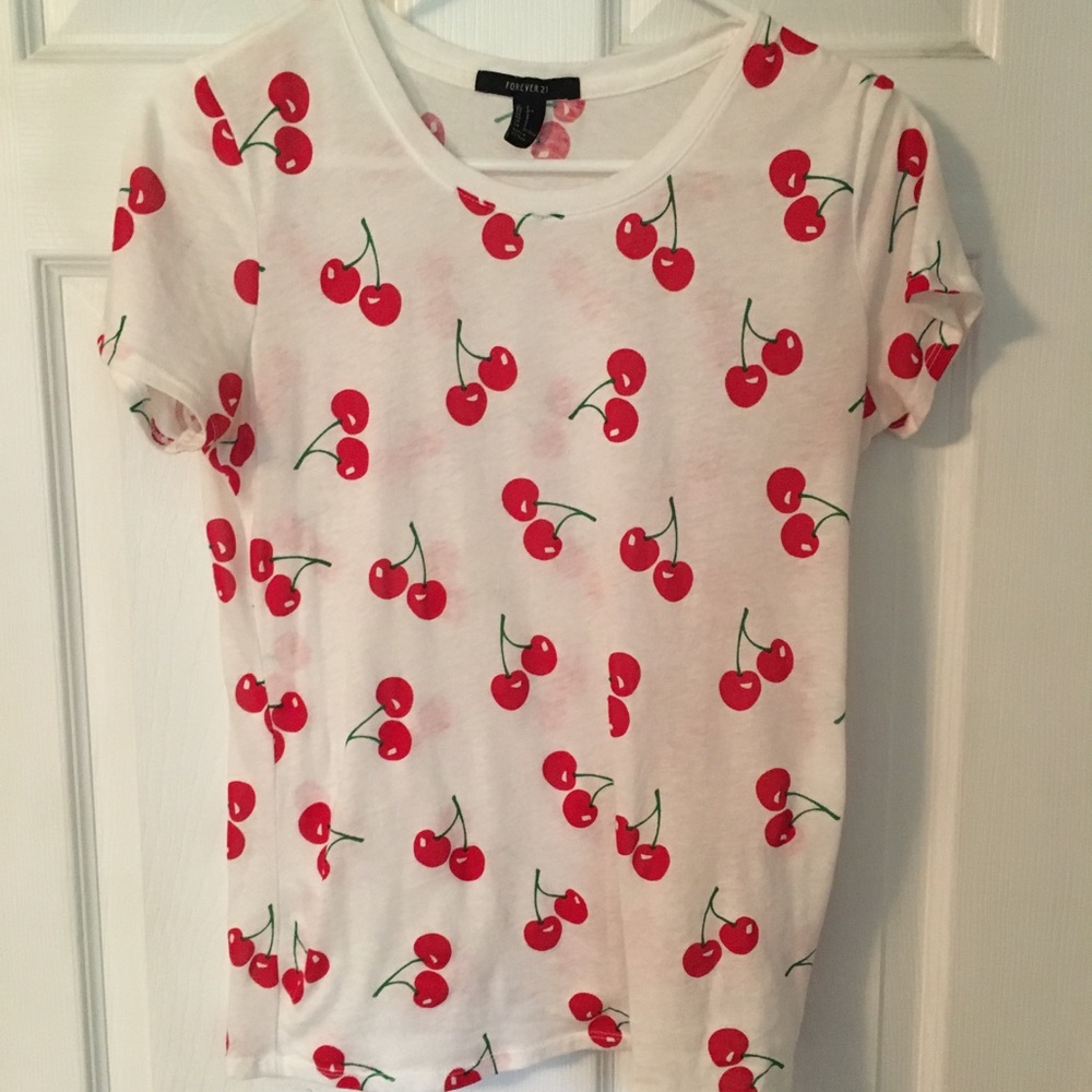 ✨NEW LISTING✨ Cherry Print Tee